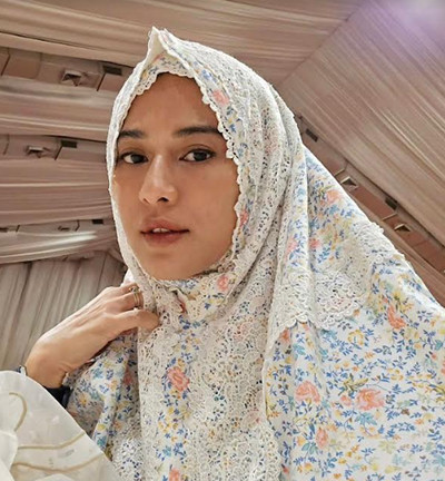 4 Potret Dian Sastrowardoyo Rayakan Idulfitri 2024 Bersama Keluarga