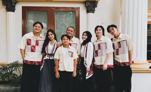 Mahalini Rayakan Idulfitri 2024 Bareng Rizky Febian, Tampil Kompak dengan Keluarga Sule