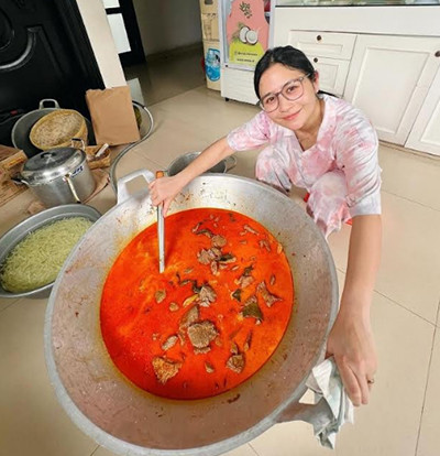 Prilly Latuconsina Dihujat Gegara Masak Menu Lebaran Pakai Gas Subsidi, Begini Klarifikasinya