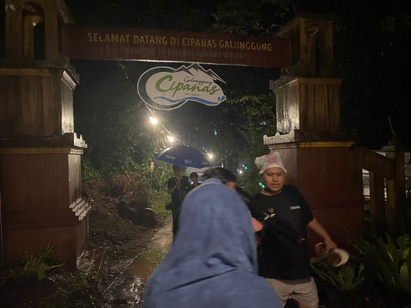 Serunya Libur Lebaran dengan Mandi Air Panas di Cipanas Galunggung, Cukup Bayar Rp20 Ribu