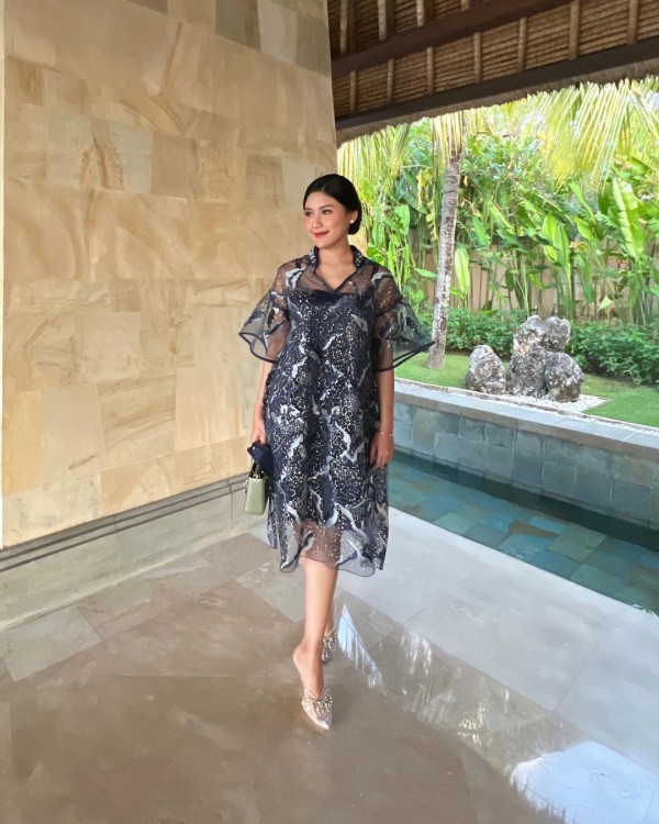 5 Rekomendasi Outfit Lebaran Hari Kedua ala Erina Gudono, Cocok untuk ke Rumah Mertua