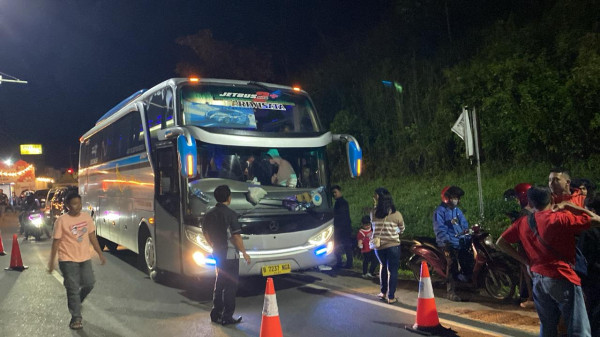 One Way Arah Tasikmalaya Diberlakukan, Pengendara Arah Jakarta Tertahan di Jalur Gentong