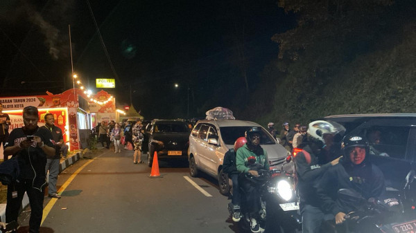 One Way Arah Tasikmalaya Diberlakukan, Pengendara Arah Jakarta Tertahan di Jalur Gentong