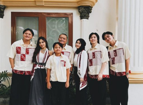 7 Potret Lebaran para Artis di Tahun 2024, Beby Tsabina hingga Maudy Ayunda