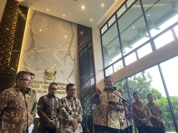 Rupiah dan IHSG Ambruk, Menko Perekonomian: Masih Relatif Aman
