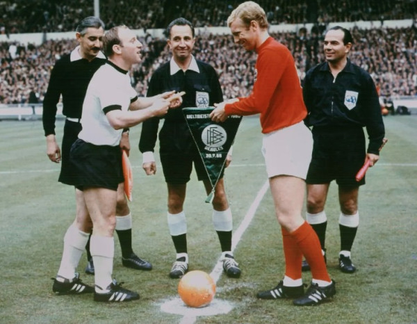 4 Kasus Kecurangan Wasit Terburuk dalam Sepak Bola, Salah Satunya Memicu Kerusuhan