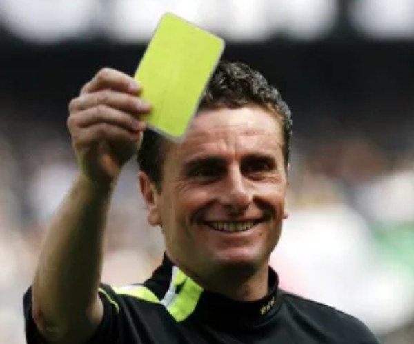 4 Kasus Kecurangan Wasit Terburuk dalam Sepak Bola, Salah Satunya Memicu Kerusuhan