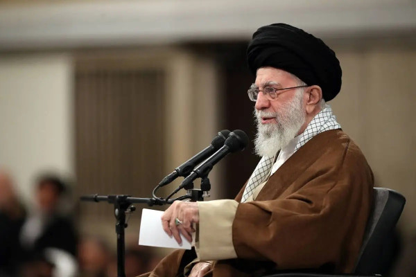 Perbedaan Kekuasaan Presiden dan Pemimpin Tertinggi Iran