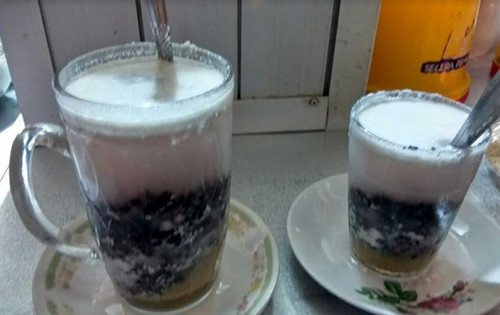 Mencicipi Wedang Tape Ketan Hitam, Kuliner Legendaris Bojonegoro yang Eksis sejak 1950