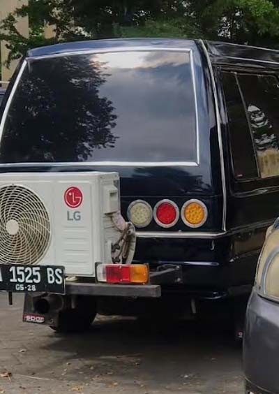 Agak Laen, Mobil Ini Gunakan AC Rumah sebagai Pendingin Udaranya
