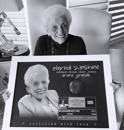 Ariana Grande Bangga, sang Nenek Cetak Sejarah Masuk Tangga Lagu Billboard Hot 100