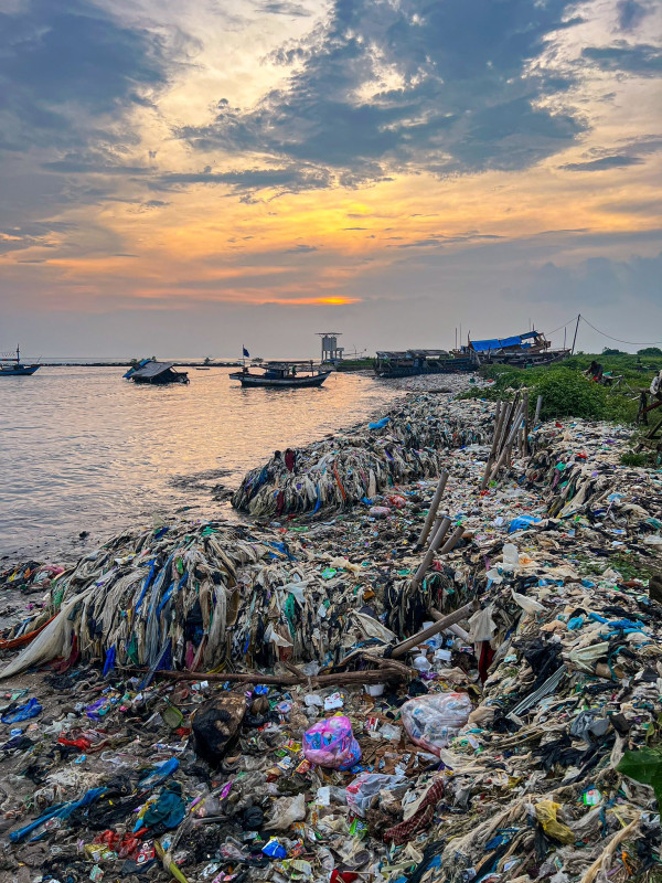Potret Pantai Teluk Labuan Pandeglang Penuh Sampah, Kembali Kotor usai Dibersihkan Pandawara Group