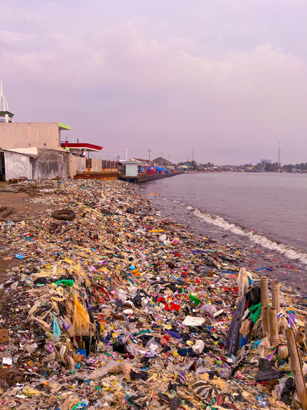 Potret Pantai Teluk Labuan Pandeglang Penuh Sampah, Kembali Kotor usai Dibersihkan Pandawara Group