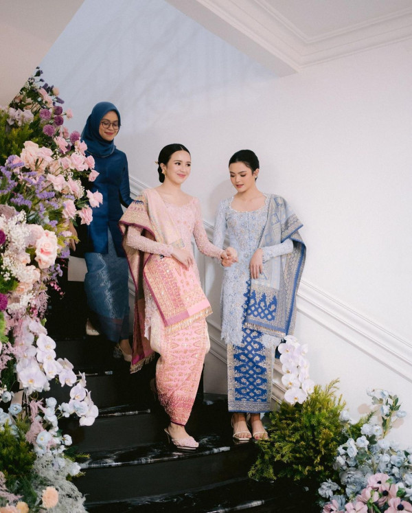 Foto-Foto Cantik Beby Tsabina, Resmi Dilamar Anggota DPR Rizki Natakusumah