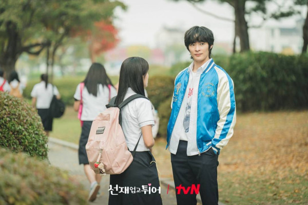 7 Teori Drakor Lovely Runner, dari Hilangnya Tae-sung hingga Sopir Misterius