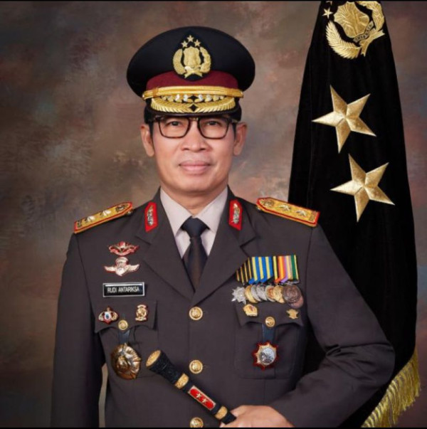 Deretan Irjen Polisi Bergelar Doktor, Nomor 8 Penerima Adhi Makayasa 1995