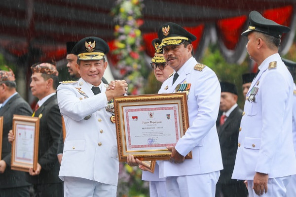 Di Bawah Kepemimpinan Nana Sudjana, Ini Sederet Penghargaan yang Diterima Pemprov Jateng