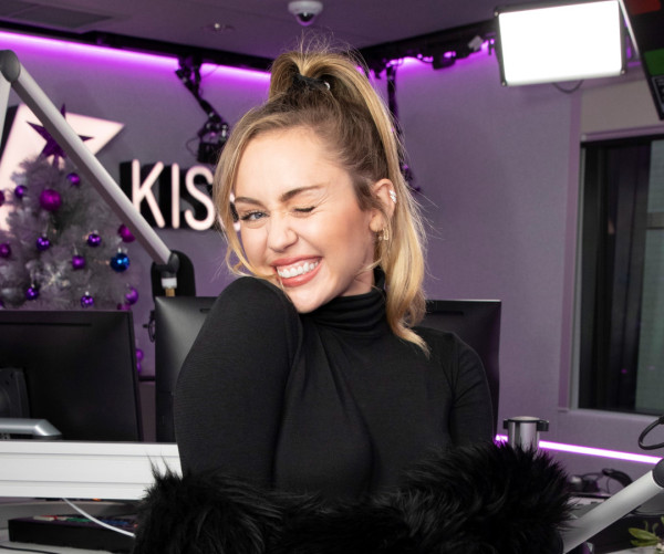 10 Artis Hollywood yang Pernah Berseteru dengan Taylor Swift, Kim Kardashian Musuh Bebuyutan