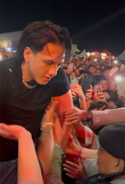 Jefri Nichol Mendadak Tampil Nyanyi di Konser, Penonton Auto Histeris