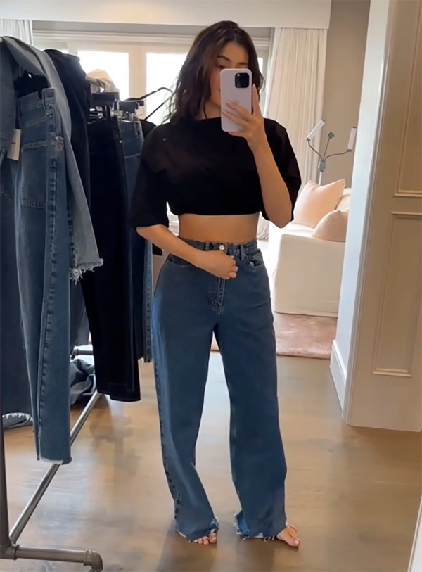 Kylie Jenner Pamer Foto Perut Rata, Tepis Kabar Hamil Anak Timothee Chalamet