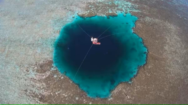 Penuh Misteri, Blue Hole Terdalam di Dunia Dasarnya Belum Diketahui