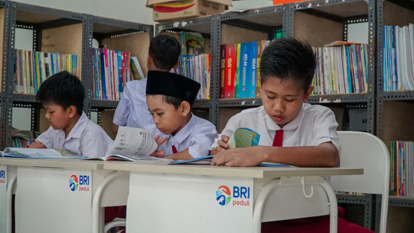 BRI Dukung Kemajuan Pendidikan Indonesia melalui Program BRI Peduli Ini Sekolahku