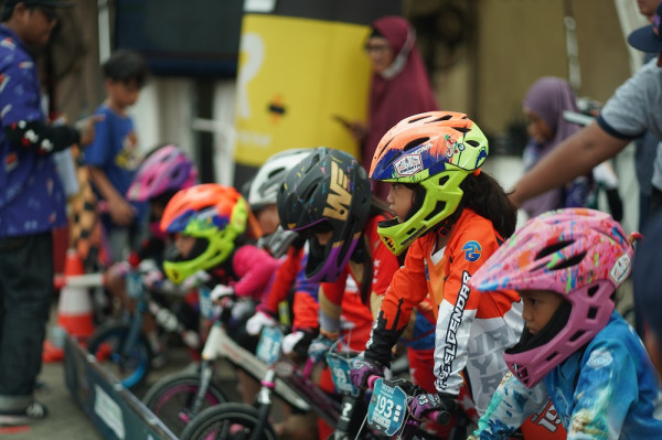 PEVS 2024 Tampilkan Ragam Aktivitas Komunitas Pengendara Kendaraan Listrik