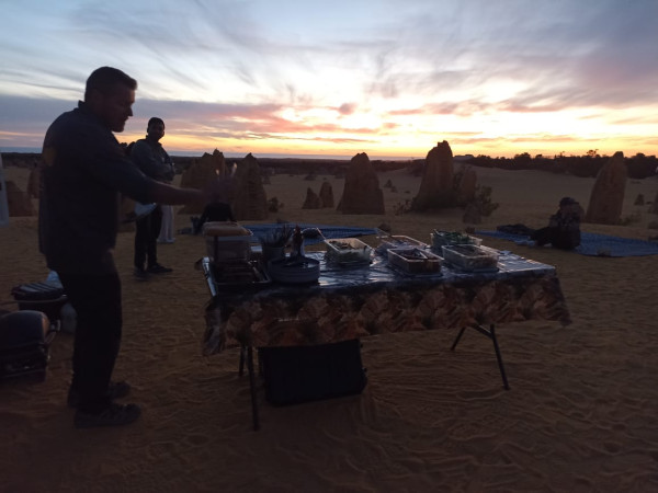 Syahdu, Melihat Sunset dan Dinner Sambil Menatap Bintang di Gurun Pinnacles Perth