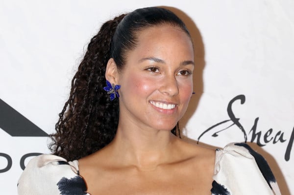 7 Artis Hollywood Kulit Hitam Tercantik, dari Beyonce hingga Rihanna