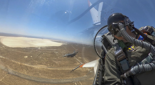 Jet Tempur F-16 dengan Pilot AI Sukses Bermanuver, Masa Depan Perang Akan Berubah?