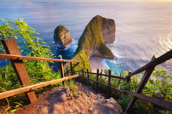 Pink Beach Pulau Komodo dan Pantai Kelingking Bali Masuk Daftar The World's Best Beaches