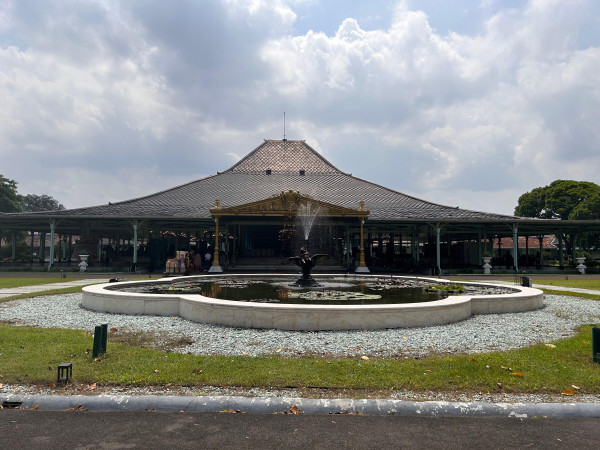 Pura Mangkunegaran, Destinasi Wisata Bersejarah di Solo yang Ramai Dikunjungi Milenial