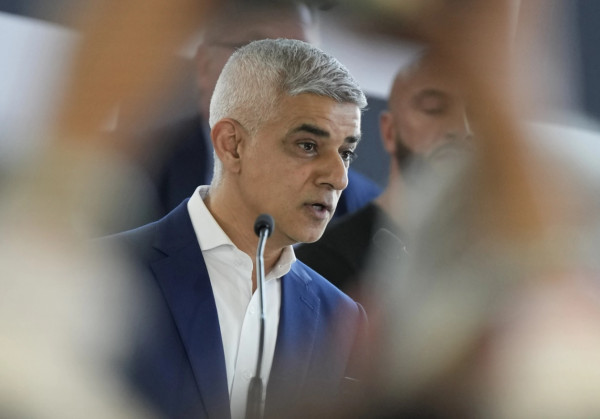 6 Strategi Wali Kota Muslim Sadiq Khan Sukses Menang pada Pemilu, Salah Satunya Makan Siang Gratis