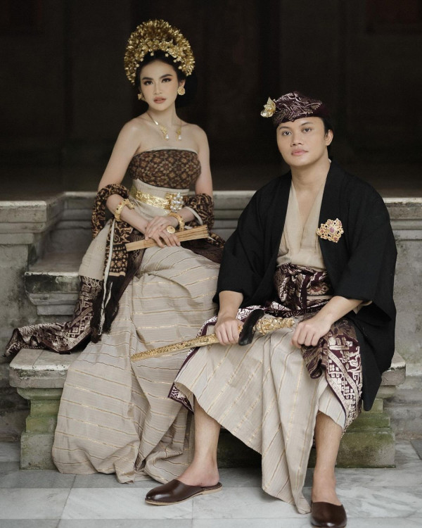 5 Foto Prewedding Rizky Febian dan Mahalini yang Kental Adat Bali