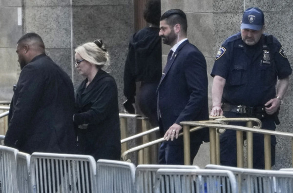 Siapa Stormy Daniels? Mantan Bintang Porno yang Menjadi Pengganggu Pencapresan Donald Trump