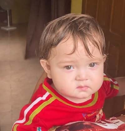 Viral! Balita Asli Minang Miliki Kulit Putih dan Rambut Cokelat, Dikira Anak Bule