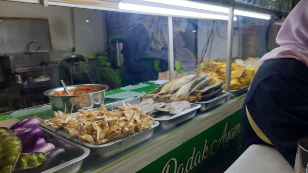Warung Makan Epy Kusnandar Masih Beroperasi usai Jadi TKP Penangkapan Kasus Narkoba