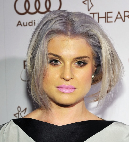 7 Artis dengan Makeup Paling Buruk