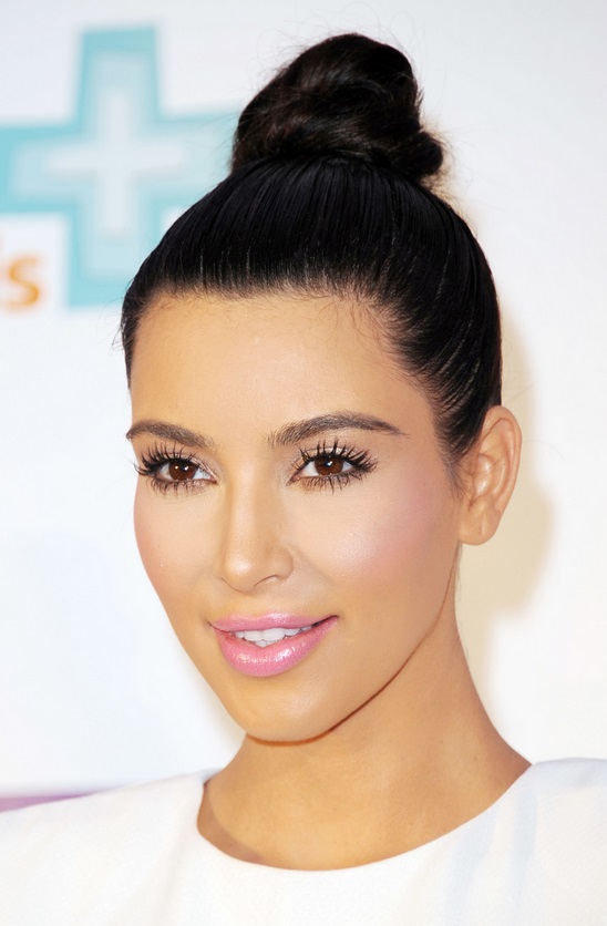 7 Artis dengan Makeup Paling Buruk