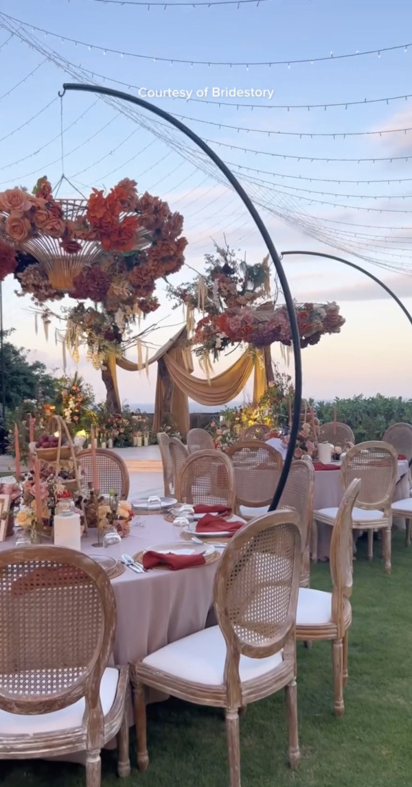 5 Potret Resepsi Pernikahan Rizky Febian-Mahalini di Bali, Nia Ramadhani dan Rossa Jadi Bridesmaid