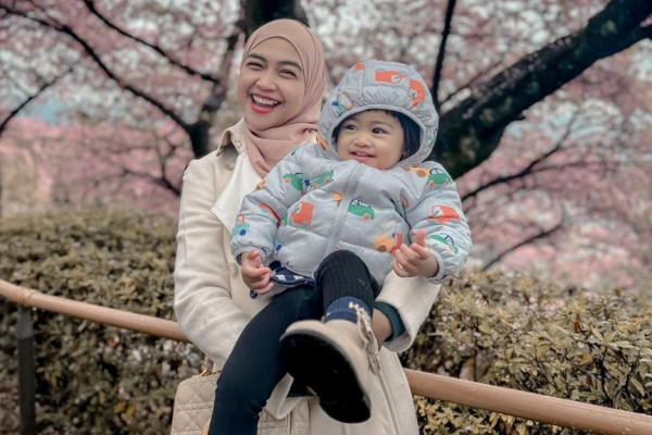 Ria Ricis Sedih Lihat Moana Belum Lancar Bicara hingga Sering Dibandingkan dengan Anak Lain