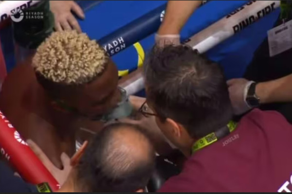 Hasil Tinju Dunia: KO Brutal Mark Chamberlain Bikin Joshua Pakai Selang Oksigen