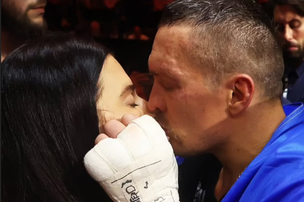 Profil Yekaterina, Istri Oleksandr Usyk yang Bergaya Glamor di Kingdom Arena