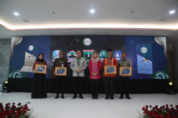 Pemprov Jateng Raih Empat Kategori Anugerah Adinata Syariah 2024