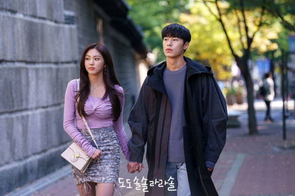 6 Drama Korea tentang Kisah Cinta Gadis Kota dengan Pemuda Desa