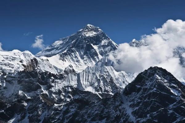 7 Tempat Bersalju di Indonesia yang Mirip Luar Negeri, Suhunya Tembus 0 Derajat Celsius