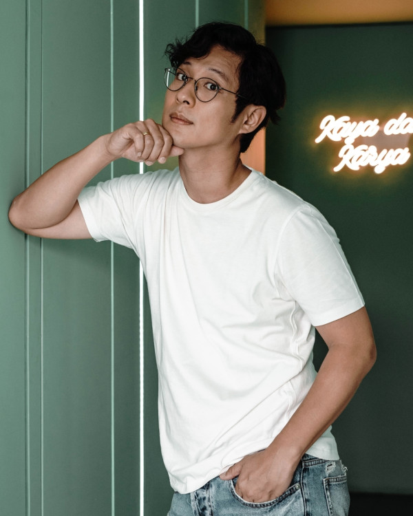 10 Artis Indonesia Keturunan Tionghoa, Nomor 5 Cucu Kho Ping Hoo