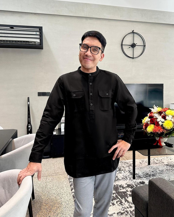 10 Artis Indonesia Keturunan Tionghoa, Nomor 5 Cucu Kho Ping Hoo