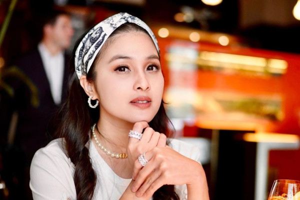 10 Artis Indonesia Keturunan Tionghoa, Nomor 5 Cucu Kho Ping Hoo