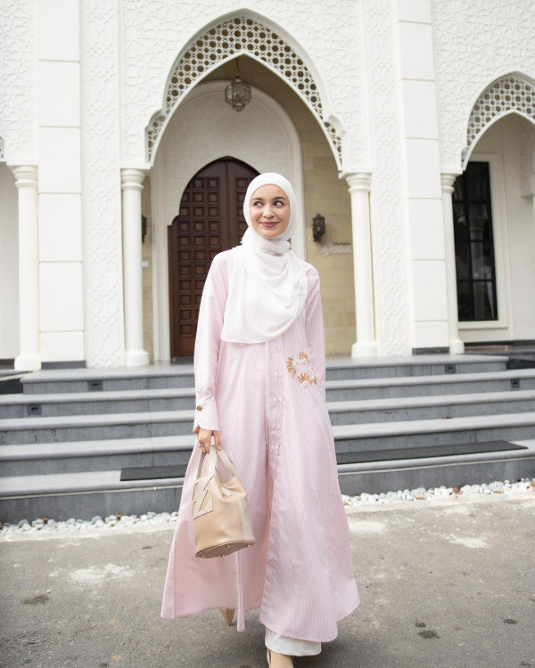 10 Artis Indonesia Berdarah Minang, Cantik dan Tampan Rupawan
